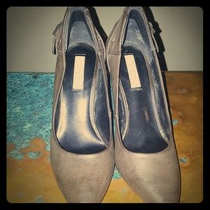 Brown leather 4 inch Vera Bradley heel